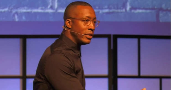 Mayo Sowell (Captura de tela/YouTube/Liberty Church Online)