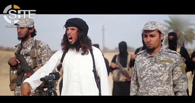 Abu Kazem Al-Maqdisi (ao centro) foi abatido em uma operação militar contra o extremismo no Egito. (Foto: Reprodução).