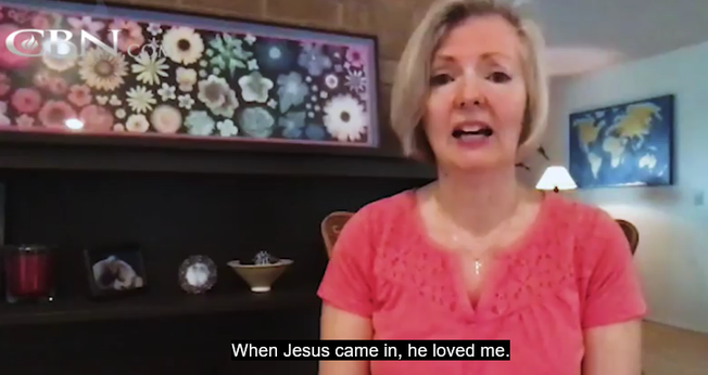 Nancy Johnson conta seu testemunho, ao conhecer Jesus. (Captura de tela/CBN News)