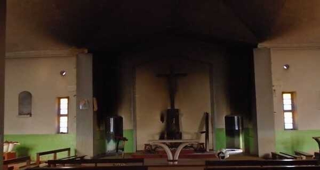 Os extremistas se disfarçaram com uniformes militares para matar os cristãos, em Nampula. (Foto: Aid to the Church in Need).