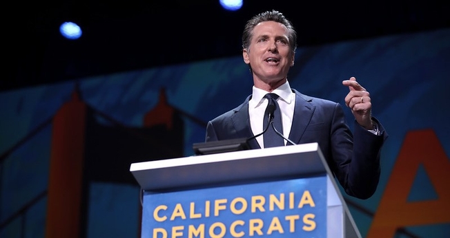 O governador Gavin Newsom fala aos participantes da Convenção Estadual do Partido Democrata da Califórnia de 2019. (Foto: Gage Skidmore/Flickr)