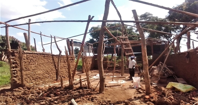 A Igreja de Cristo VOSO foi demolida por extremistas muçulmanos, em Uganda. (Foto: Morning Star News).