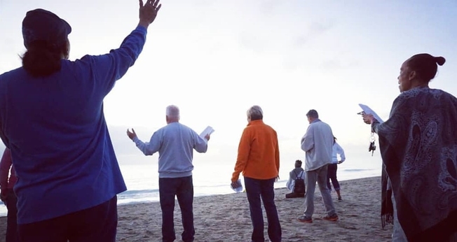 A "Sunrise Prayer Relay” está promovendo uma corrente de oração, ao nascer do sol do dia 1° de janeiro. (Foto: Instagram/Sunrise Prayer Relay).