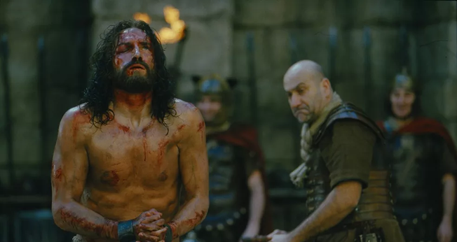 Jim Caviezel e Dario D'Ambrosi em “A paixão de Cristo” (2004). (Foto: Divulgação).