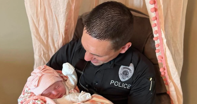 Bruce Faltynski com sua filha adotada, Myah. (Foto: Reprodução WDRB/Cedida por Shelby Faltynski