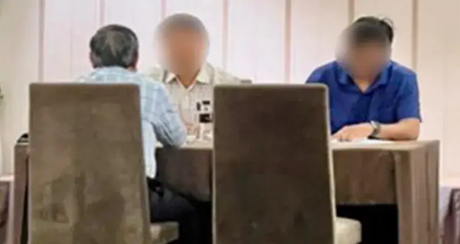 O presidente da Aliança de Igrejas no Vietnã foi interrogado por dois policiais. (Foto: Portas Abertas)
