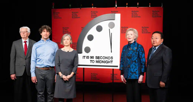 Atualização do Relógio do Apocalipse. (Foto: Boletim dos Cientistas Atômicos/Jamie Christiani)