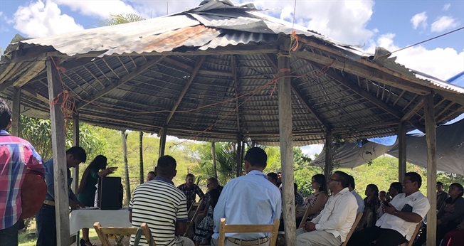 Cristãos mexicanos participam de culto após serem expulsos de suas comunidades. (Foto: Portas Abertas)