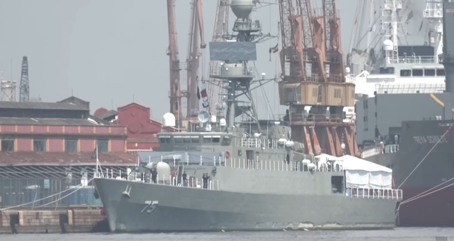 Navio de guerra do Irã atracado no Rio de Janeiro. (Foto: Captura de tela/YouTube The Watchman with Erick Stakelbeck)