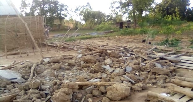Igreja destruída em 15 de março de 2023 na vila de Kigulu, distrito de Mayuge, Uganda. (Foto: Reprodução/Morning Star News)