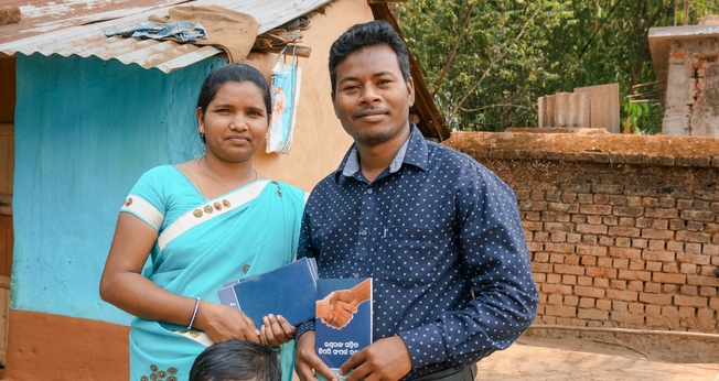 Família de cristãos na Índia. (Foto: Imagem ilustrativa/Bible League International).