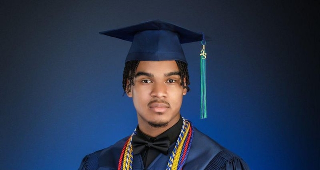 Dennis Barnes, de 16 anos, foi aceito em 125 universidades nos EUA. (Foto: Imagem 1 Fotografia).