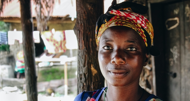 O movimento do braço da mulher foi restaurado pelo poder de Deus. (Foto: Imagem ilustrativa/Unsplash/Joshua Hanson).