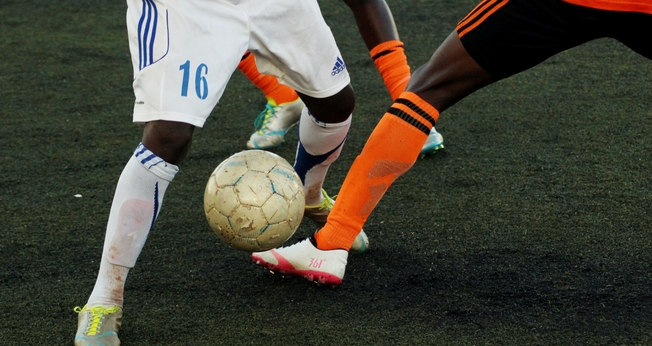 Toulouse e Nantes se recuram a entrar em campo com camisa de campanha LGBT. (Foto ilustrativa: Unsplash/Jannik Skorna)