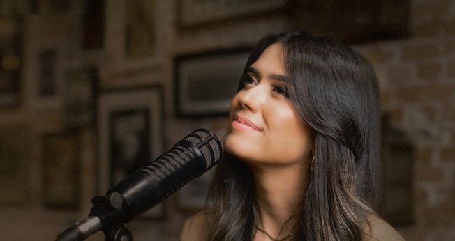 Milena lançou seu primeiro single. (Foto: Divulgação).
