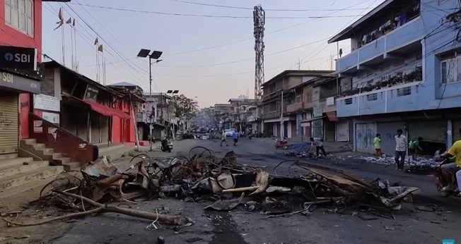 Igrejas são queimadas e cristãos atacados na Índia. (Foto: Captura de tela/YouTube CBN News)