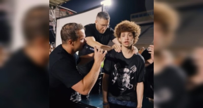 Dylan teve um encontro poderoso com o amor de Deus durante o evento evangelítico. (Foto: Reprodução/Instagram/Daniel Kolenda).