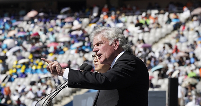 Franklin Graham ministrando a Palavra de Deus. (Foto: Reprodução/BGEA)