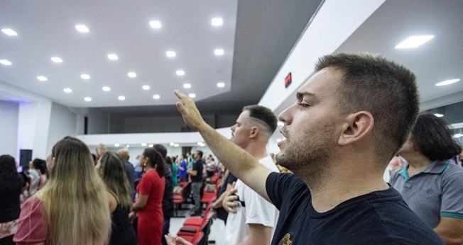 O Brasil viveu um crescimento acelerado de igrejas evangélicas. (Foto: Imagem ilustrativa/Facebook/Assembleia de Deus de Canoas).