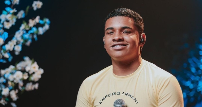  O jovem foi internado em um hospital no RJ após sofrer um acidente de moto elétrica. (Foto: Instagram/Kaiky Mello).