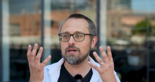 Simon. (Foto: Captura de tela/YouTube So Be It!)