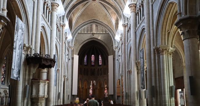 Lausanne Cathedral na Suíça. (Foto: Imagem ilustrativa/Unsplash/Carol Jeng).