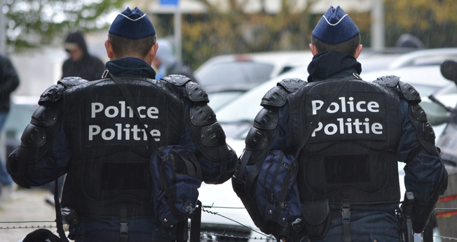 Policiais serão proibidos de usar símbolos religiosos na Holanda. (Foto: Imagem ilustrativa/Pxfuel/DMCA).