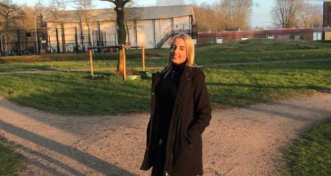Celine Eilander, de 16 anos, foi evangelizada na rua por jovens cristãos, na Holanda. (Foto: Revive).