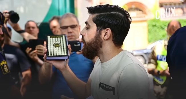 Muçulmano Ahmad Alush, que pediu permissão para queimar uma Bíblia. (Foto: Captura de tela/YouTube/ Crux)