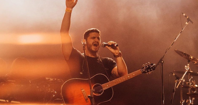 Tarik durante a gravação do DVD ao vivo em SP. (Foto: Amaral Alves)
