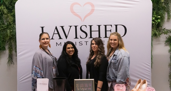 O Ministério Lavished já levou o amor de Deus a 15 mil trabalhadoras do sexo nos EUA. (Foto: Facebook/Lavished Ministries).