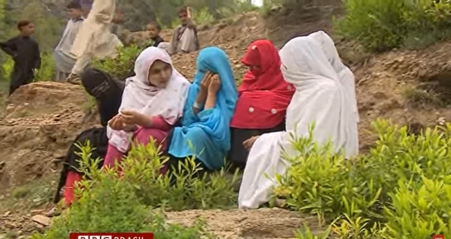 Hadiqa Bashir, ativista de 14 anos, luta para proteger meninas de casamento forçado . (Foto: Captura de tela/YouTube BBC News Brasil)