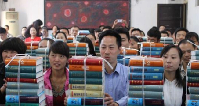 Estudantes da Bíblia na China. (Foto: Andrea Rhodes/Sociedade Bíblica)