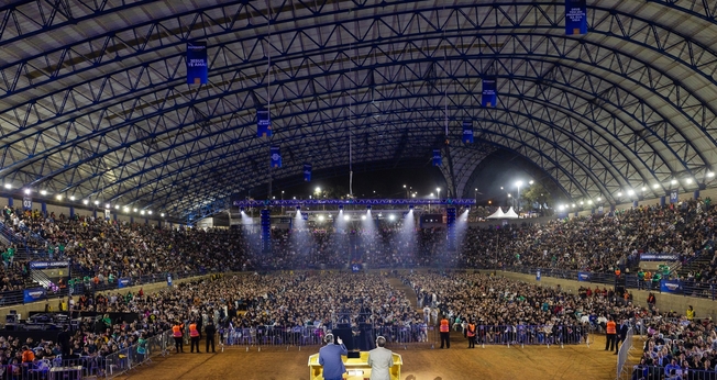 O Esperança Curitiba reuniu mais de 17 mil pessoas. (Foto: Associação Evangelística Billy Graham).