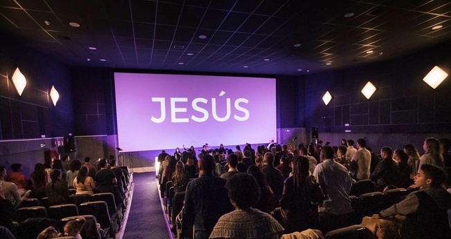 As igrejas evangélicas quase dobraram no país católico. (Foto: Facebook/Iglesia Bautista Lagoinha Madrid).