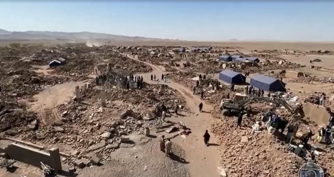 Cenas do Afeganistão após os terremotos. (Captura de tela/Vídeo Jornal Nacional)