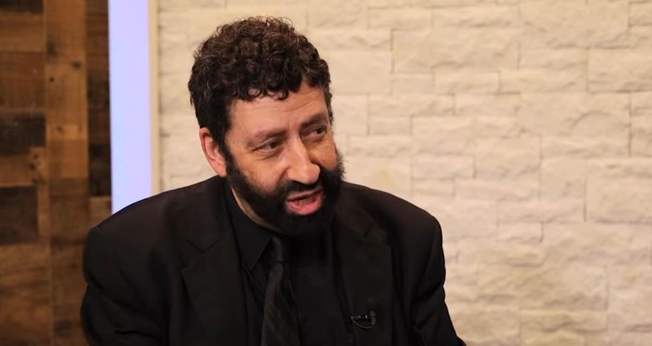 Rabino messiânico Jonathan Cahn. (Captura de tela: YouTube Strang Report)