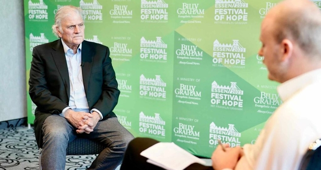 Franklin Graham em entrevista durante o Festival Esperança, na Alemanha. (Foto: Billy Graham Evangelistic Association)