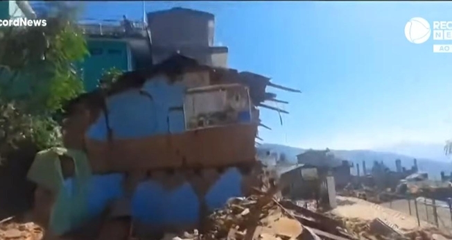 Cenas após terremoto no Nepal. (Captura de tela: YouTube/Record News)