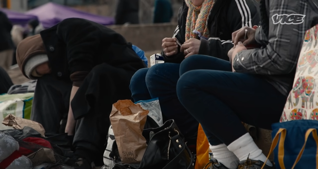 Em 2021 mais de 100.000 americanos perderam a vida por overdose de drogas. (Captura de tela/YouTube/Vice News)