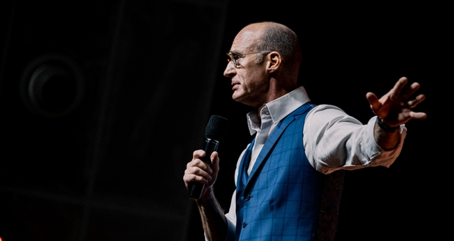 Robert Hotchkin. (Foto: Reprodução/Facebook/Robert Hotchkin)