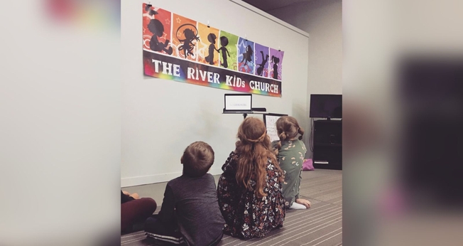 Crianças na igreja. (Foto: Reprodução/Instagram/The River Kids Church)