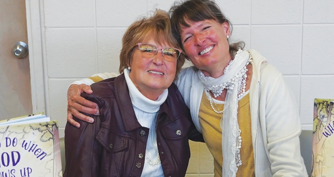 As irmãs Pauline Holsopple e Teresa Aeschliman, em 2022. (Foto: Teresa Aeschliman)