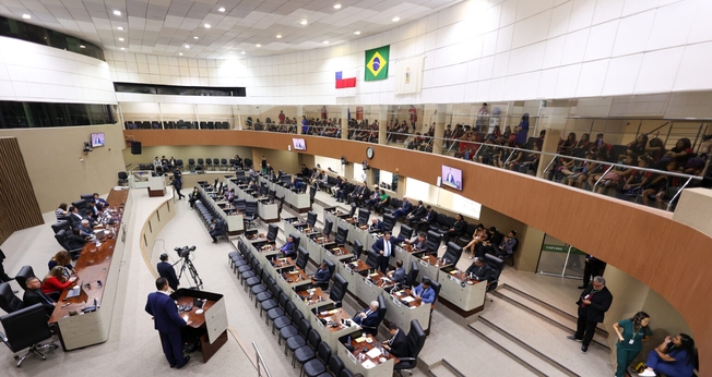 A PL 216 autoriza o uso da Bíblia como recurso pedagógico. (Foto: Mauro Pereira/Dicom/CMM).