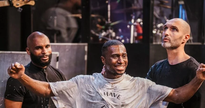 Mircle foi curado e transformado por Deus. (Foto: Revive).