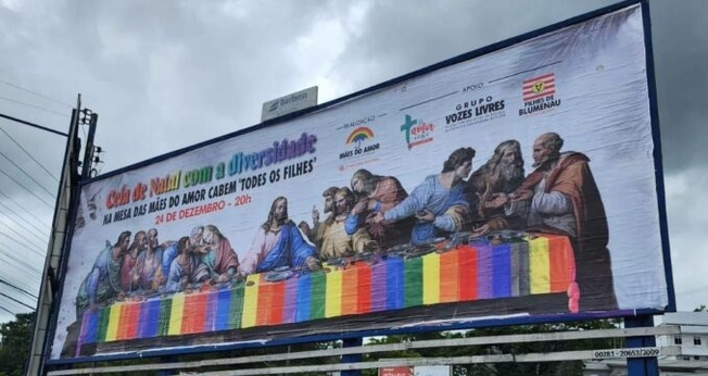 O outdoor instalado em Blumenau. (Foto: Divulgação/ONG Mães do Amor)
