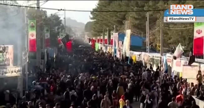 Cenas da passeata em homenagem ao terrorista Qasem Soleimani. (Captura de tela: YouTube Band Jornalismo)