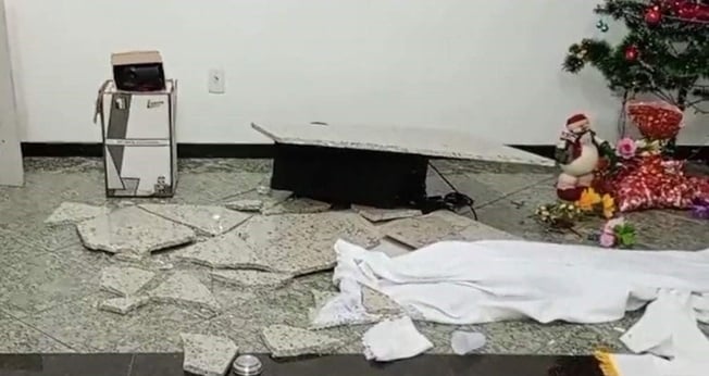 Os criminosos destruíram o altar da igreja em Vila Velha. (Foto: Reprodução/Arquivo pessoal).