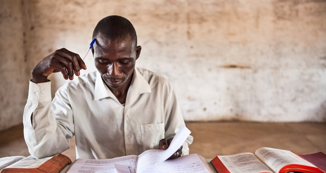 Tradutores da Bíblia continuam seus trabalhos em 2024. (Foto: Wycliffe Bible Translators USA) 