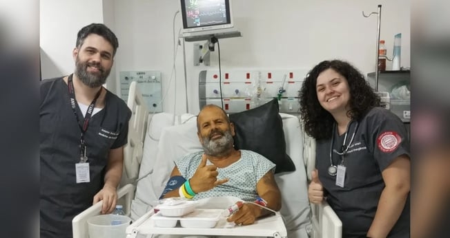 Roberto Luiz no hospital. (Foto: Reprodução/Facebook/Roberto Luiz)